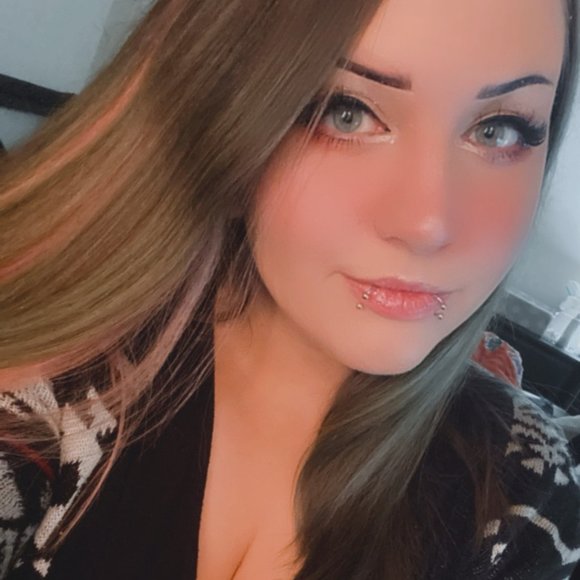 Meet your Posher, Lizzy - Picture 2 of 5